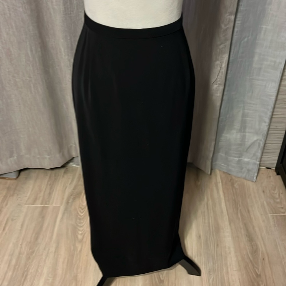 Fully lined pencil skirt